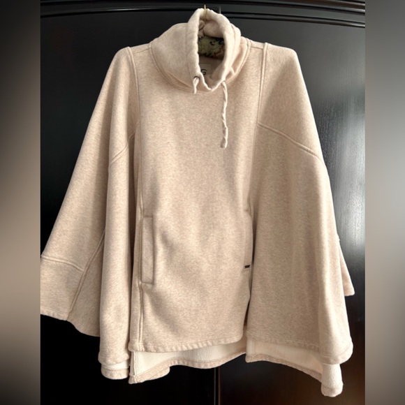 UGG Pichot Poncho Cape Jacket Oatmeal Beige Fleece Knit Sz S - Picture 5 of 6